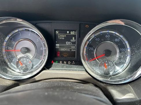 Used 2014 Chrysler Town & Country Touring-L w/ Driver Convenience Group FWD image 9