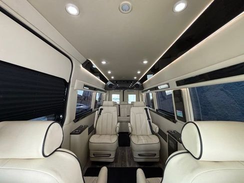 Used 2024 Mercedes-Benz Sprinter 3500 image 2