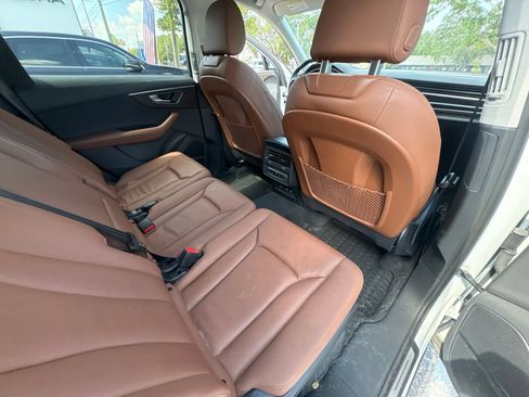 Used 2022 Audi Q7 2.0T Premium Plus AWD/4WD image 8