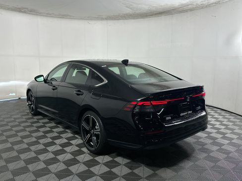 Used 2025 Honda Accord Sport image 5