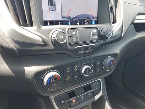 Certified 2022 GMC Terrain SLT w/ Tech Package image 29