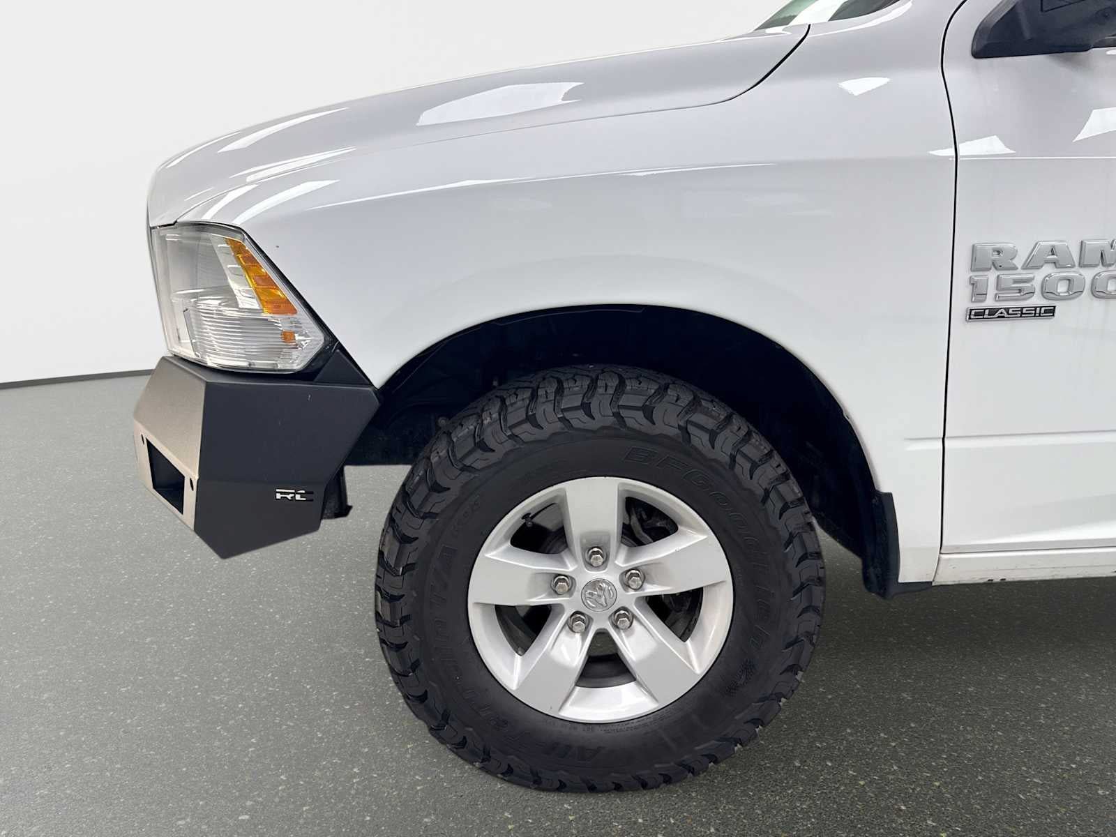 Used 2022 RAM 1500 Classic SLT w/ Electronics Group AWD/4WD image 17