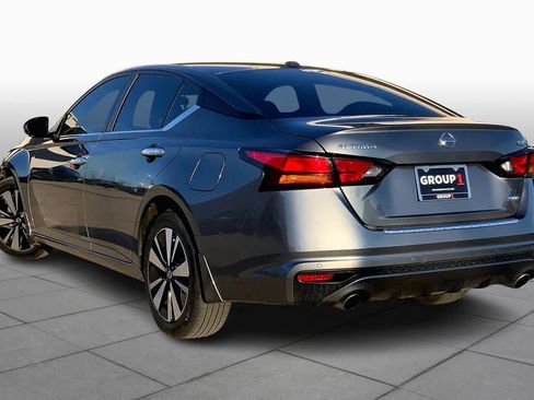 Used 2022 Nissan Altima 2.5 SV w/ SV Premium Package image 11