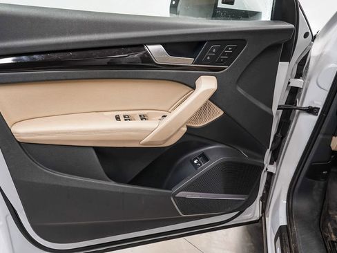 Used 2020 Audi Q5 e Prestige w/ Prestige Package image 22