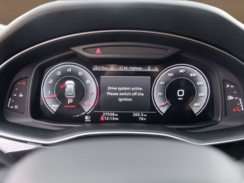 Used 2023 Audi Q8 Prestige image 11