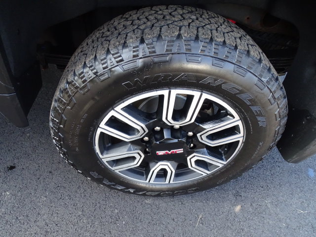 Certified 2022 GMC Sierra 2500 AT4 w/ AT4 Preferred Package AWD/4WD image 31