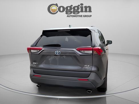 Used 2023 Toyota RAV4 XLE Premium image 14