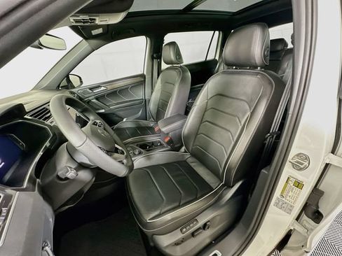 Used 2022 Volkswagen Tiguan SEL R-Line AWD/4WD image 23