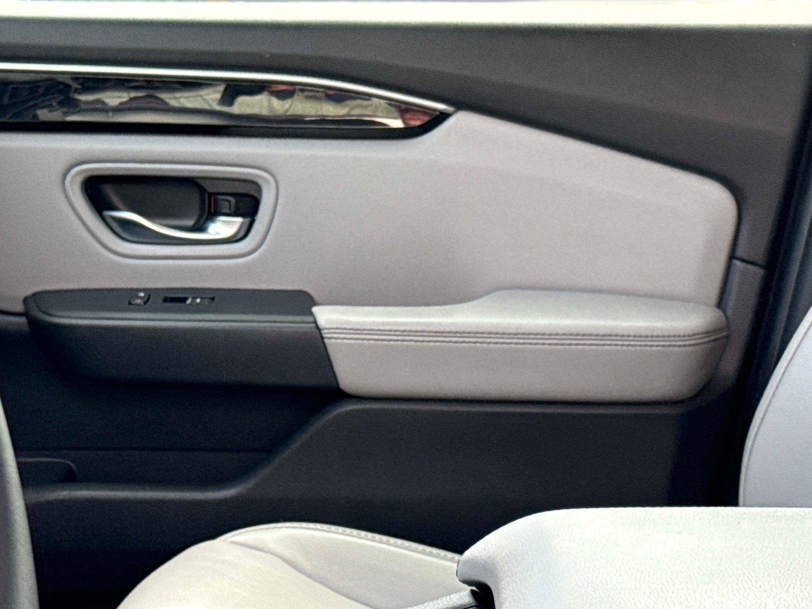 Certified 2024 Honda Pilot Touring image 24