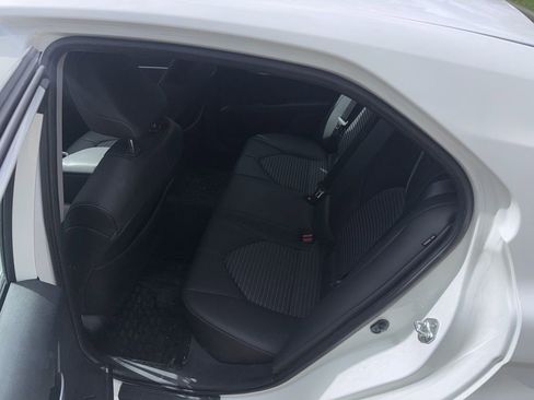 Used 2023 Toyota Camry SE w/ Cold Weather Package image 9