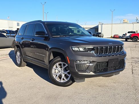 Used 2022 Jeep Grand Cherokee Limited image 1
