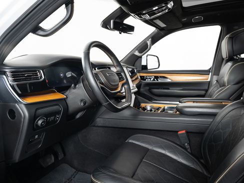 Used 2022 Jeep Grand Wagoneer Series III w/ Rear Seat Video Group 1 image 13