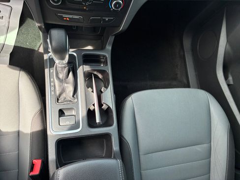 Used 2018 Ford Escape SE image 25
