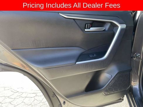 Used 2025 Toyota RAV4 XLE AWD/4WD image 16