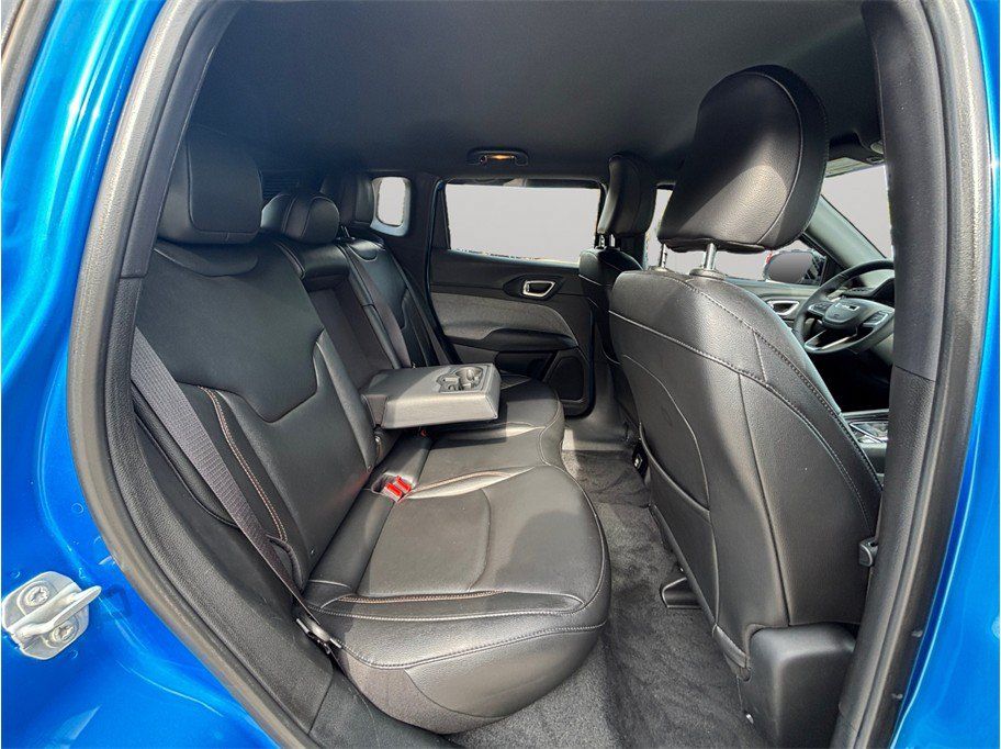 Used 2024 Jeep Compass Latitude AWD/4WD image 37