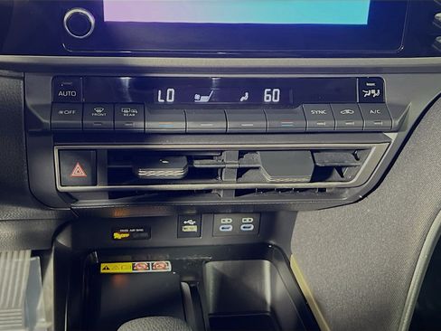 Used 2025 Toyota Camry LE w/ Convenience Package FWD image 26