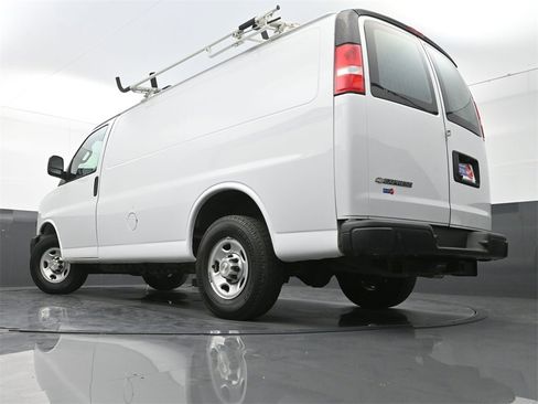 Used 2020 Chevrolet Express 2500 w/ Driver Convenience Package image 23
