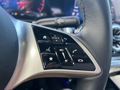 Used 2026 Mercedes-Benz GLB 250 image 27