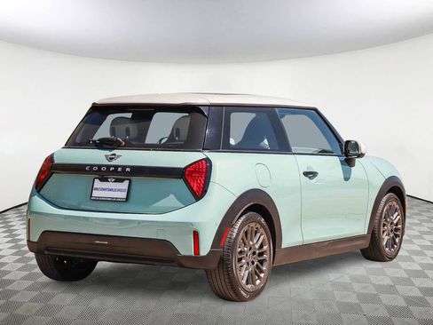 Used 2025 MINI Cooper 2-Door Hardtop FWD image 5