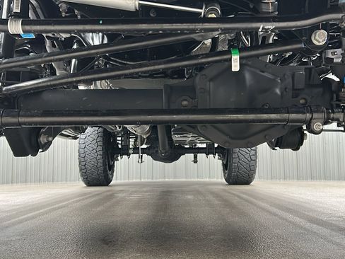 Used 2025 Ford F250 Platinum w/ FX4 Off-Road Package image 15