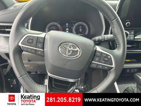 Used 2025 Toyota Highlander XSE AWD/4WD image 14
