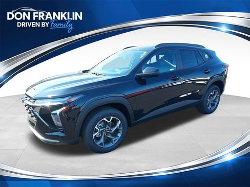 New 2026 Chevrolet Trax LT w/ Driver Confidence Package FWD image 1