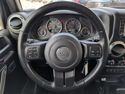 Used 2016 Jeep Wrangler Unlimited Rubicon w/ Connectivity Group image 19