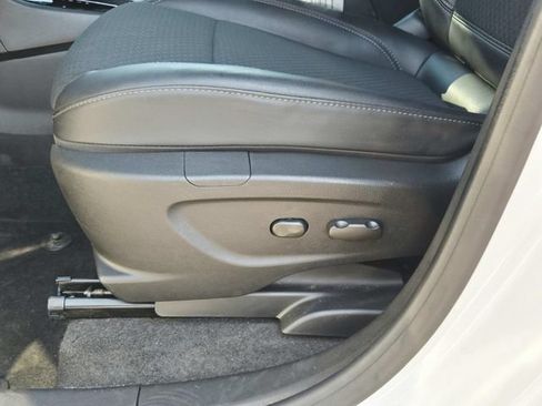 Used 2022 Buick Encore Preferred w/ Safety Package AWD/4WD image 29