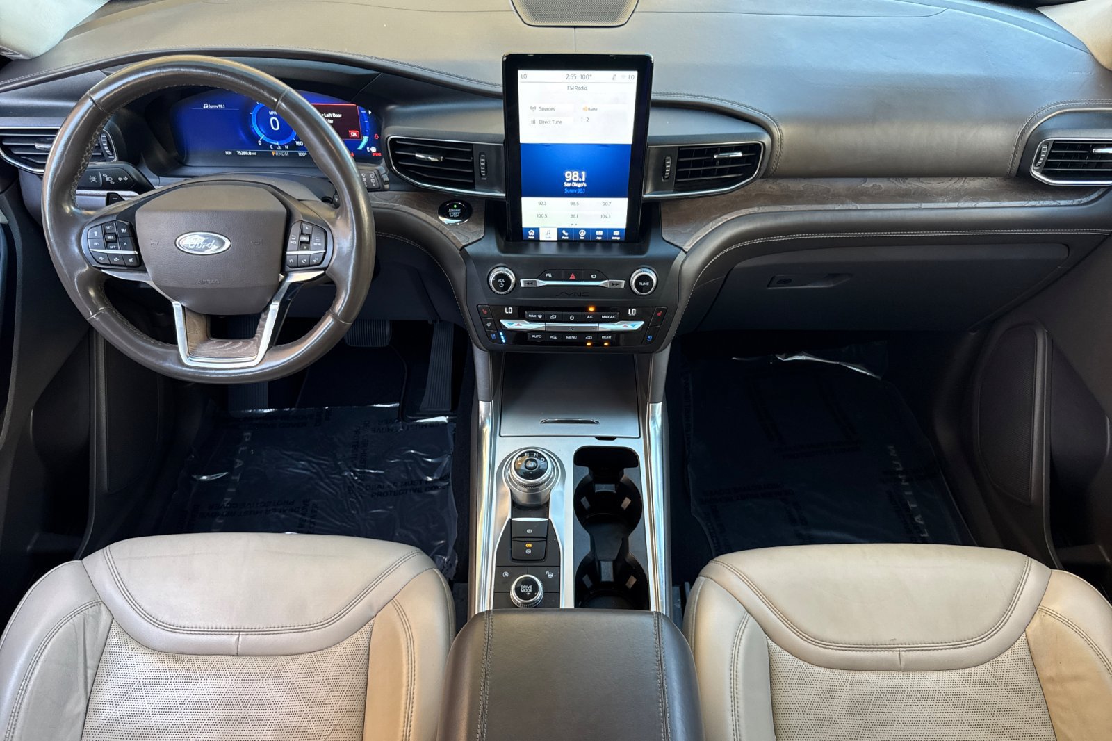 Certified 2020 Ford Explorer Platinum w/ Premium Technology Package AWD/4WD image 12