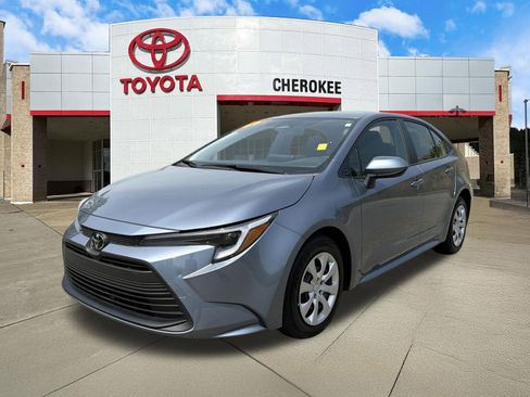 Used 2026 Toyota Corolla LE image 1