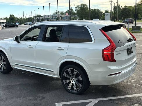 Certified 2025 Volvo XC90 T8 Plus w/ Protection Package AWD/4WD image 4