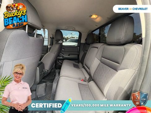 Used 2025 Nissan Frontier SV w/ SV Convenience Package RWD image 14