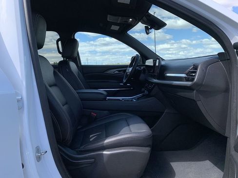 Used 2025 Chevrolet Traverse LT AWD/4WD image 32