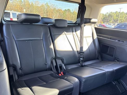 Used 2022 Ford Expedition XLT image 16