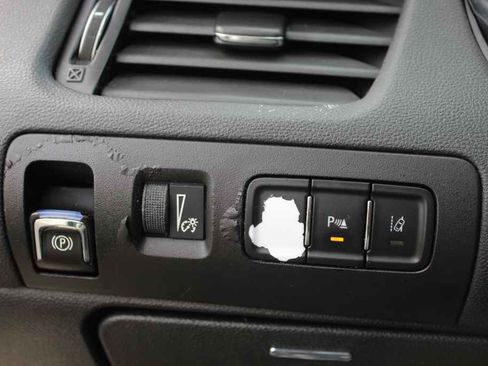 Used 2016 Chevrolet Impala LT image 14