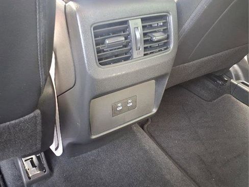 Used 2024 Nissan Rogue SL AWD/4WD image 26