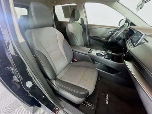 Used 2023 Nissan Rogue SV FWD image 27