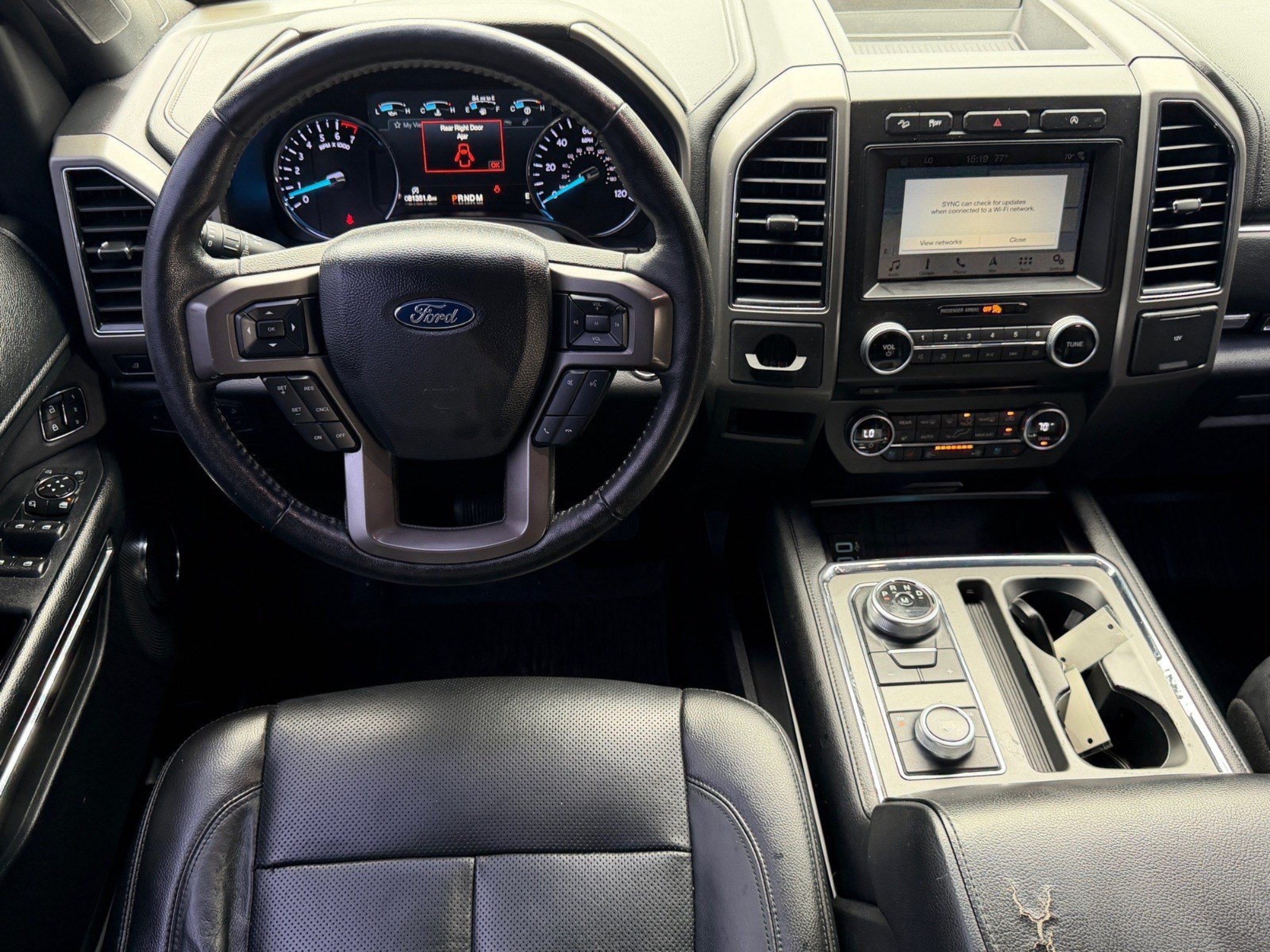 Used 2018 Ford Expedition XLT w/ Equipment Group 202A AWD/4WD image 31