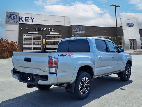 Used 2023 Toyota Tacoma TRD Sport w/ Technology Package AWD/4WD image 5