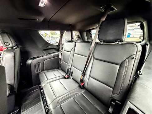Used 2025 Chevrolet Suburban High Country image 50