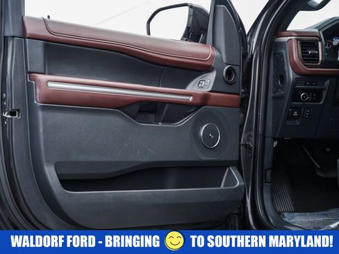 Used 2024 Ford Expedition Limited image 39