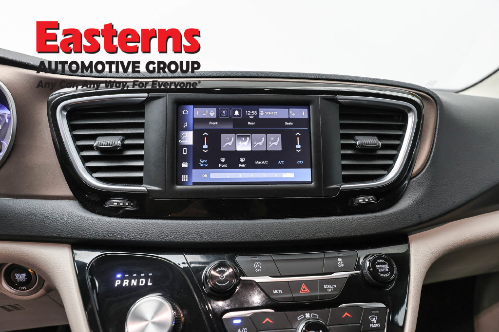 Used 2023 Chrysler Voyager LX FWD image 13