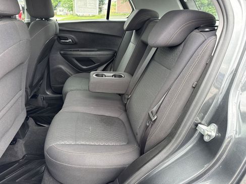 Used 2020 Chevrolet Trax LS AWD/4WD image 12