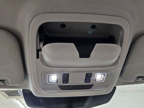 Used 2021 Ford Explorer XLT AWD/4WD image 26