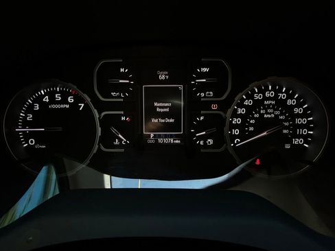 Used 2018 Toyota Tundra SR5 w/ SR5 Upgrade Package image 13