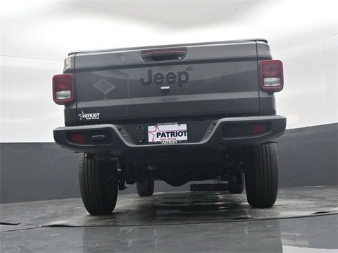 New 2025 Jeep Gladiator Sport image 38