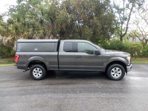 Used 2017 Ford F150 XLT AWD/4WD image 5