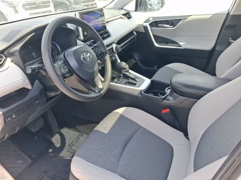Used 2023 Toyota RAV4 XLE w/ Convenience Package FWD image 11