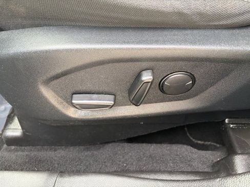 Used 2019 Ford Explorer XLT w/ Equipment Group 201A image 20