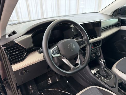 Certified 2025 Volkswagen Taos S FWD image 4